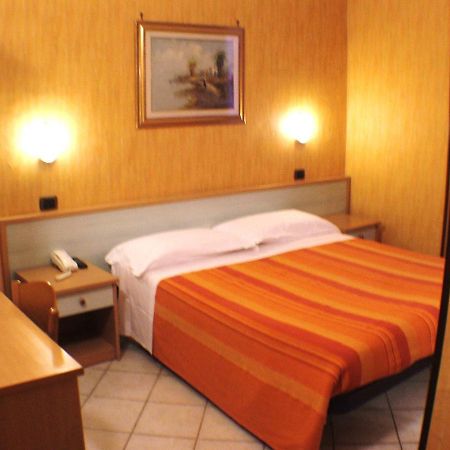 Hotel Isolabella Bussoleno Экстерьер фото