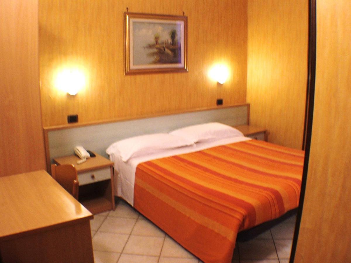 Hotel Isolabella Bussoleno Экстерьер фото
