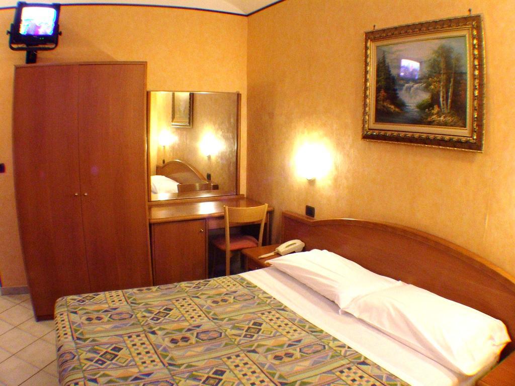 Hotel Isolabella Bussoleno Экстерьер фото